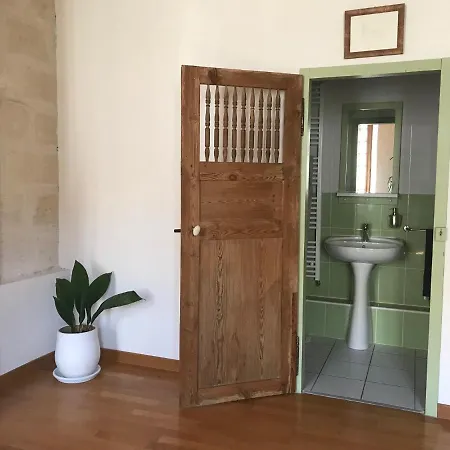 Le Patio D'arles Bed & Breakfast