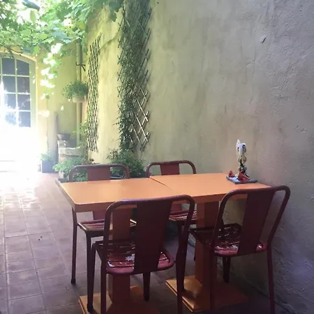 Le Patio D'arles